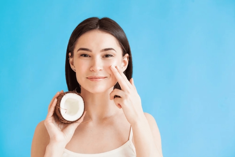 Sử dụng dầu dừa để dưỡng ẩm cho da