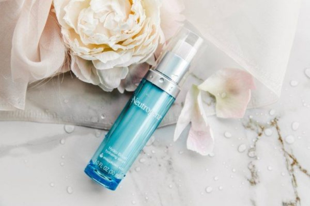 Serum cấp nước cho da khô Neutrogena Hydro Boost Hydrating
