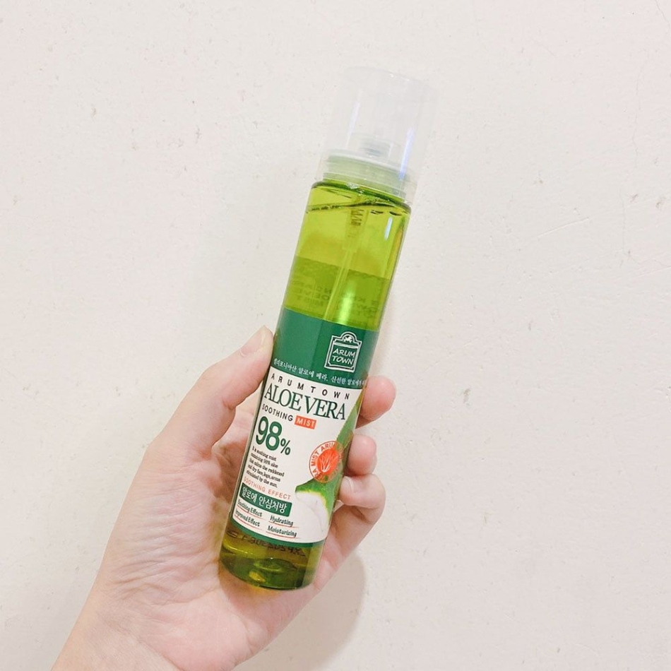 Xịt khoáng cho da dầu mụn Arumtown Aloe Vera Soothing Mist 98%
