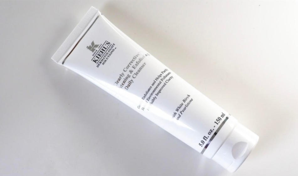 Sữa rửa mặt Kiehl’s Clearly Corrective™ Brightening & Exfoliating Cleanser